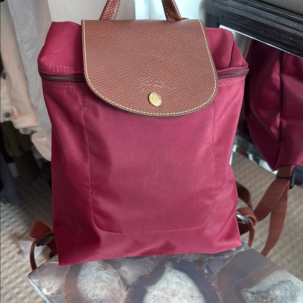 LIKE NEW Authentic longchamp le pliage small burgundy backpack